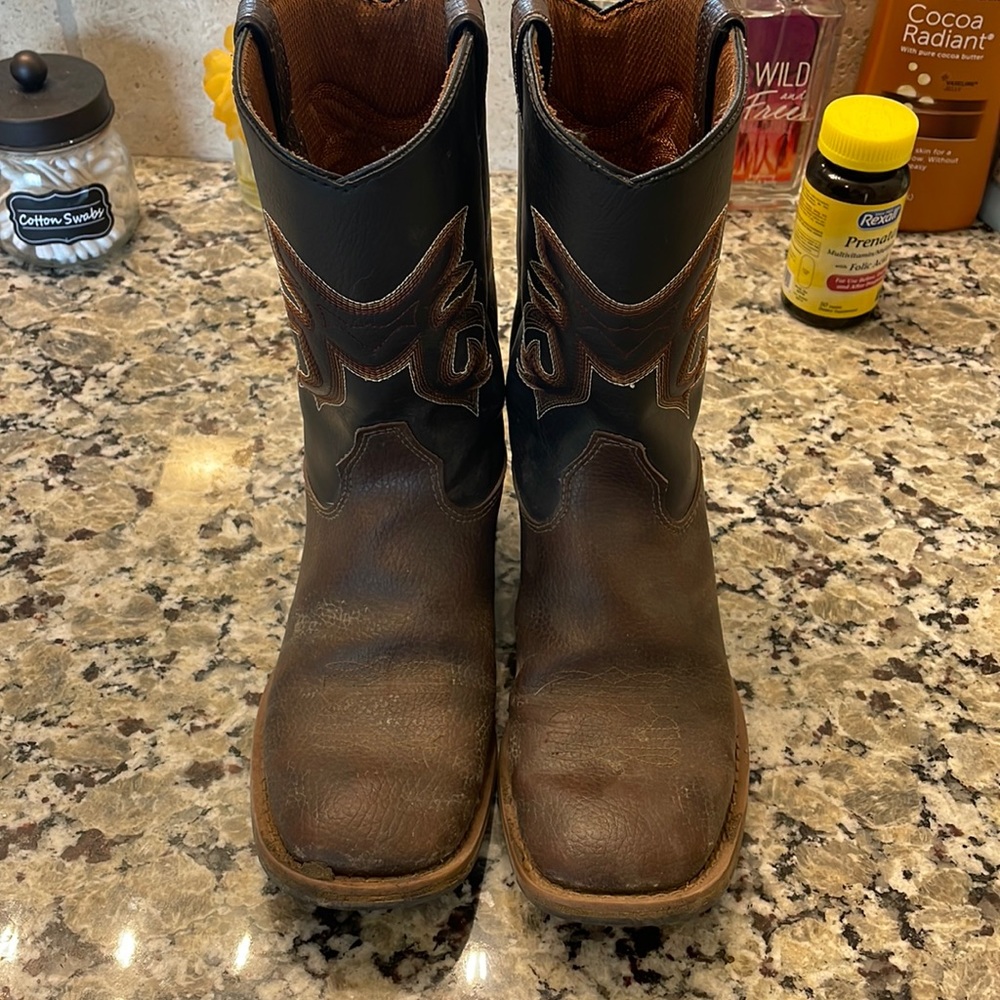 Boys boots
